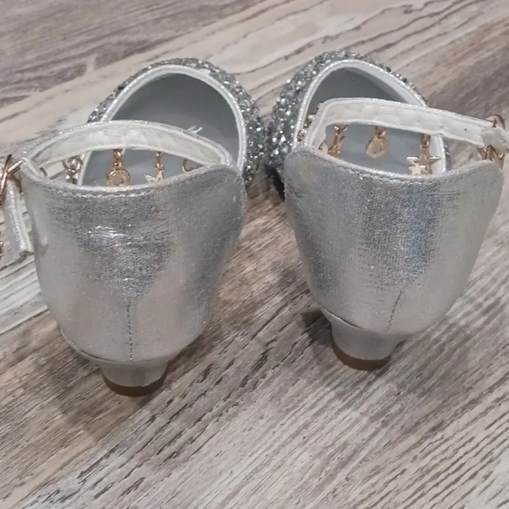 K KOMFORME Girls Low Heeled Dress Shoes Rhinestone Princess Wedding Flower Girl